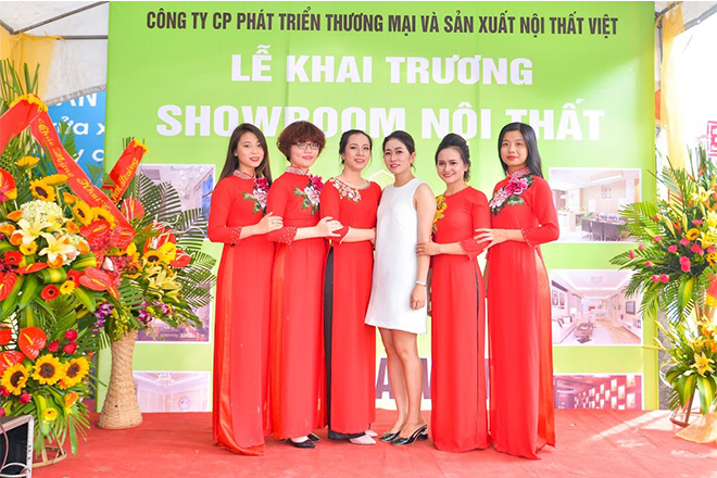 Khai truong showroom phao chi PU va noi that 193 NVL Hai Phong